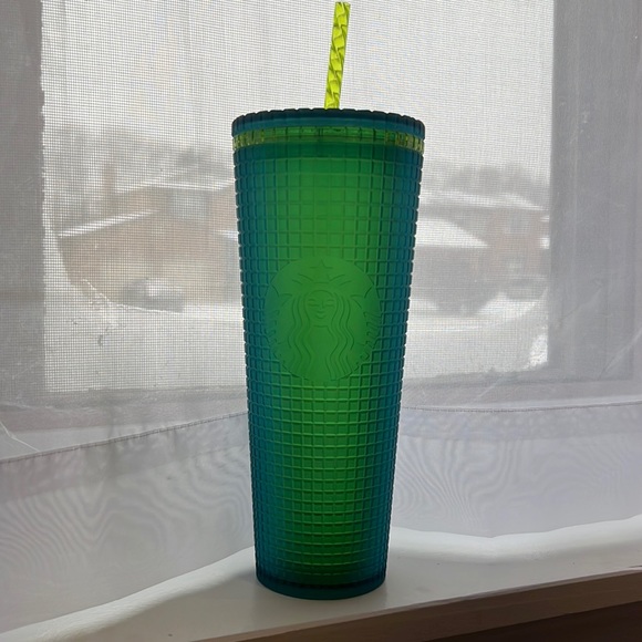 - Starbucks 2022 green jelly cup - Picture 1 of 3
